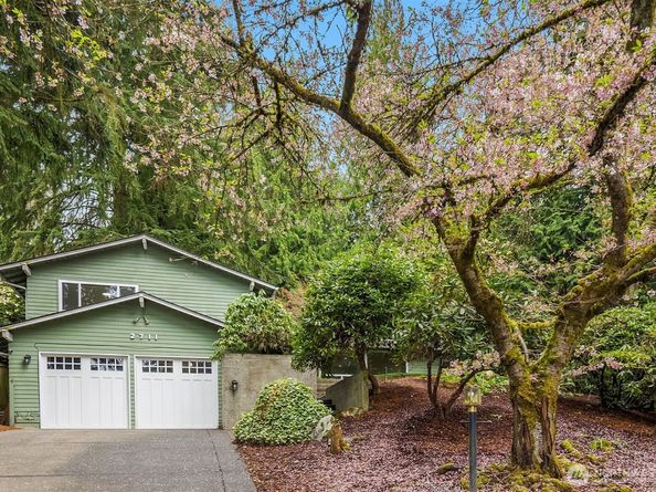 2711 101st Place NE, Bellevue WA 98004