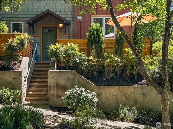 3824 Evanston Avenue N 11, Seattle WA 98103