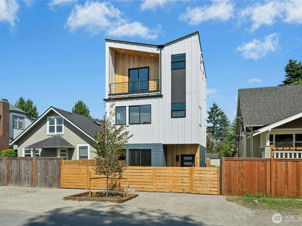 9240 Dayton Avenue N, Seattle WA 98103