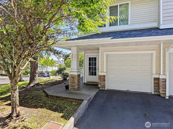 22122 41st Avenue S 301, Kent WA 98032