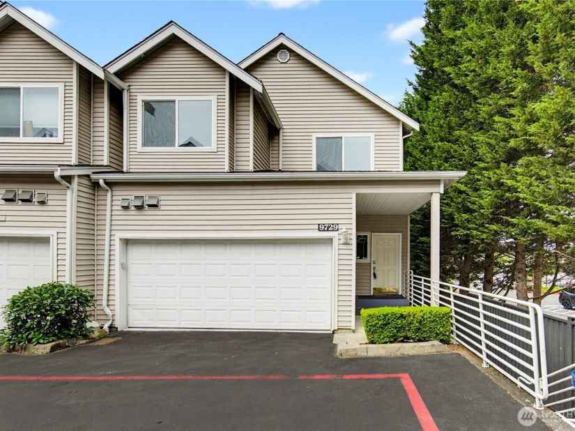 9729 26th Avenue SW 404, Seattle WA 98106