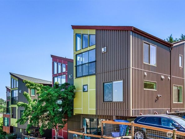 3028 SW Avalon Way B, Seattle WA 98126