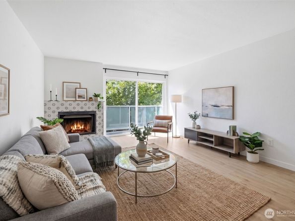 8800 20th Avenue NE B202, Seattle WA 98115