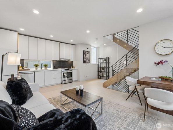 710 14th Avenue C, Seattle WA 98122