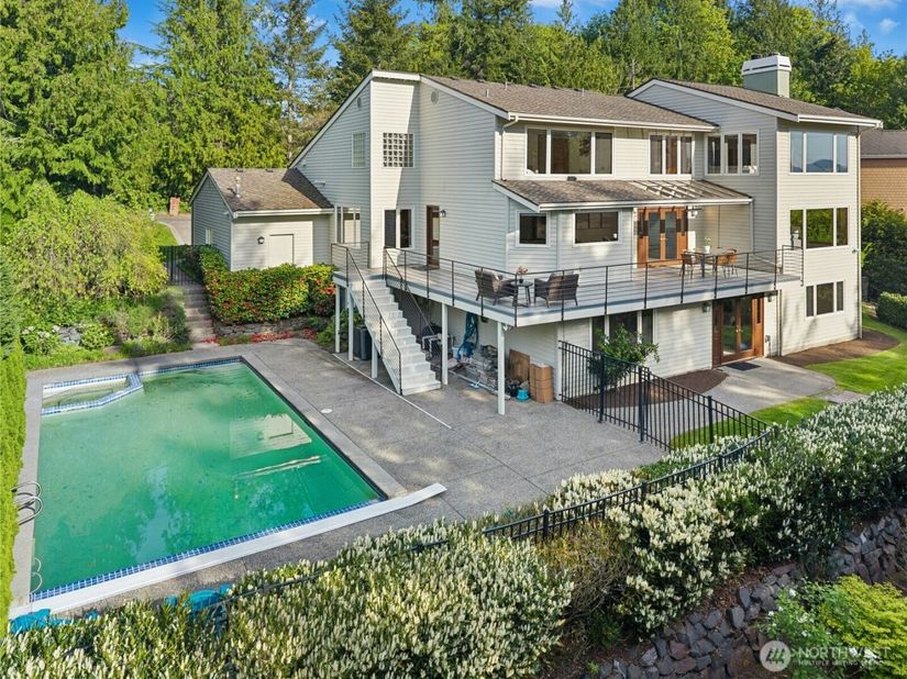 20005 NE 42nd Street, Sammamish WA 98074