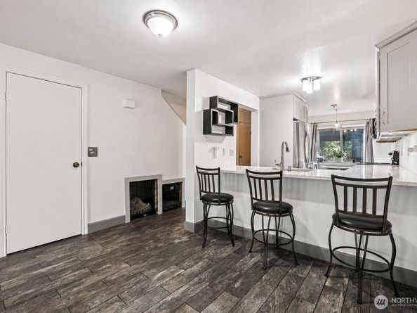 280 NW Newport Way B14, Issaquah WA 98027