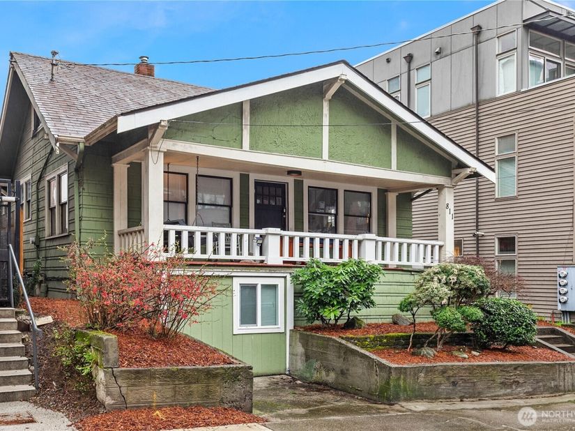 811 NE 66th Street, Seattle WA 98115
