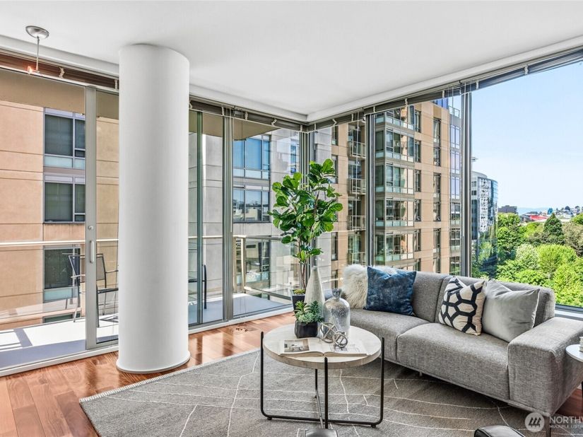 910 Lenora Street S809, Seattle WA 98121