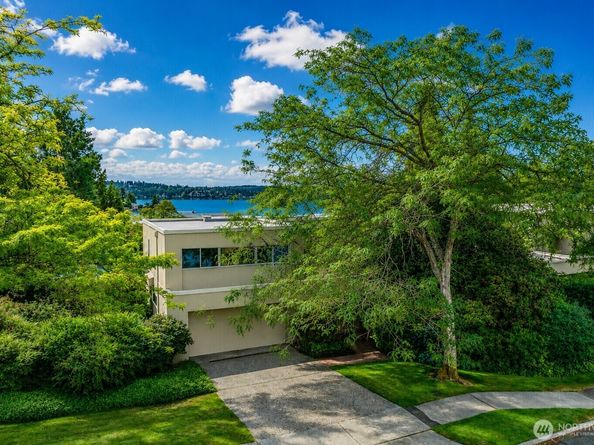 9829 NE 1st Street, Bellevue WA 98004