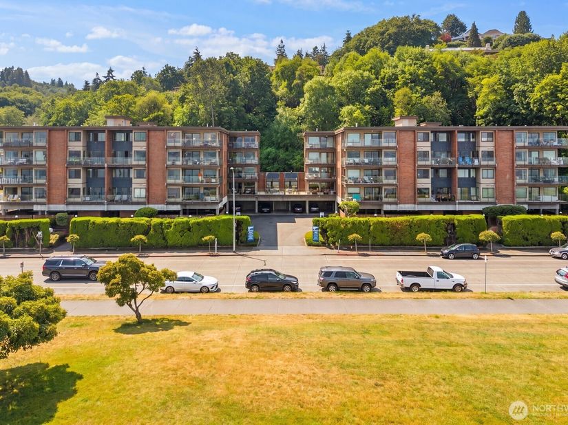 1727 Harbor Avenue SW N401, Seattle WA 98126