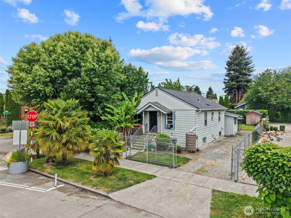 1002 S Sullivan Street, Seattle WA 98108