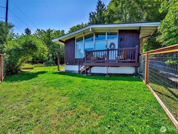 5700 212th Street SW, Mountlake Terrace WA 98043