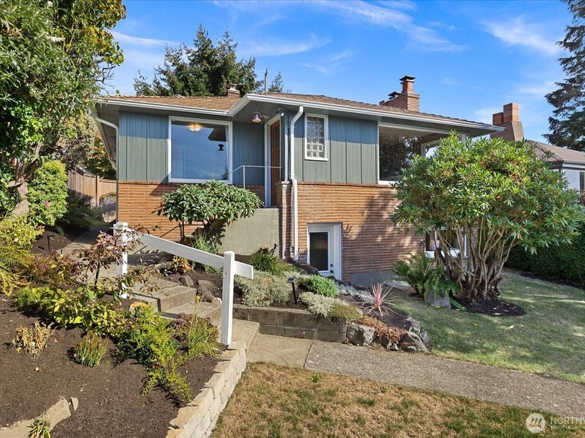 8438 41st Avenue SW, Seattle WA 98136