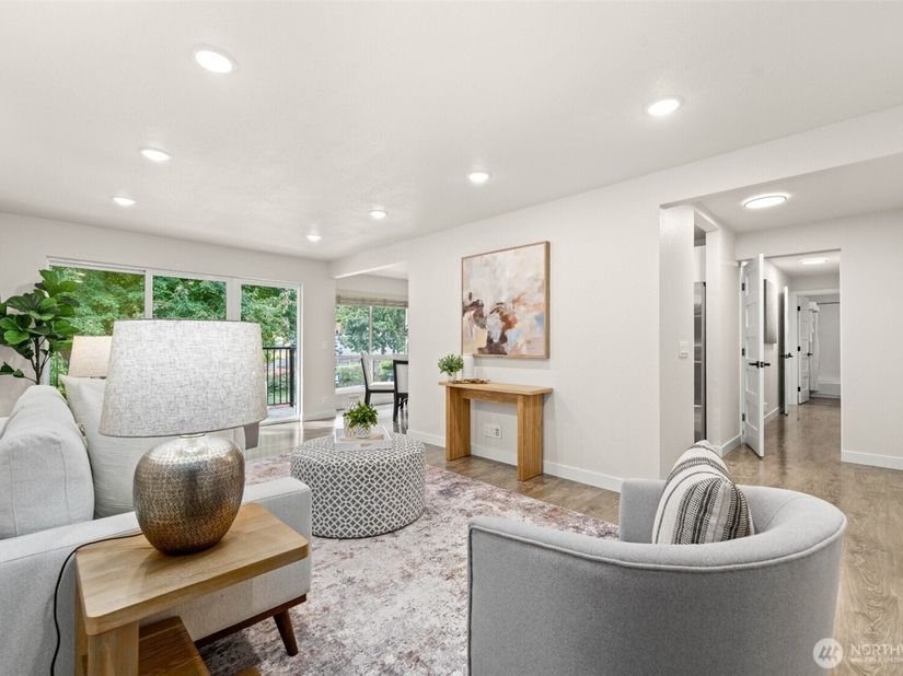 811 126th Place NE A207, Bellevue WA 98005