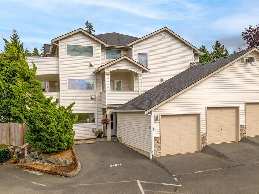 8905 Meridian Place NE 100, Lake Stevens WA 98258