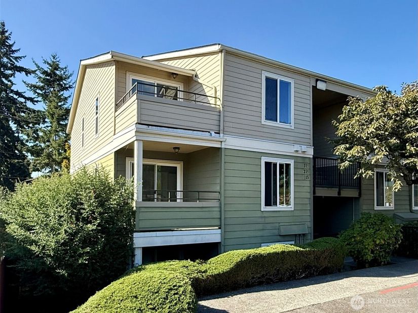 3233 NE 12th Street 215, Renton WA 98056