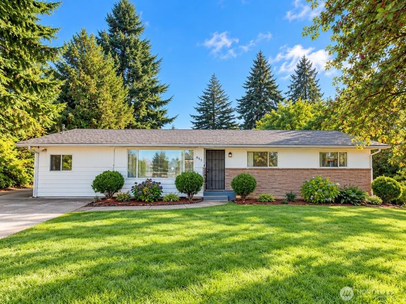 851 SW 116th Street, Seattle WA 98146