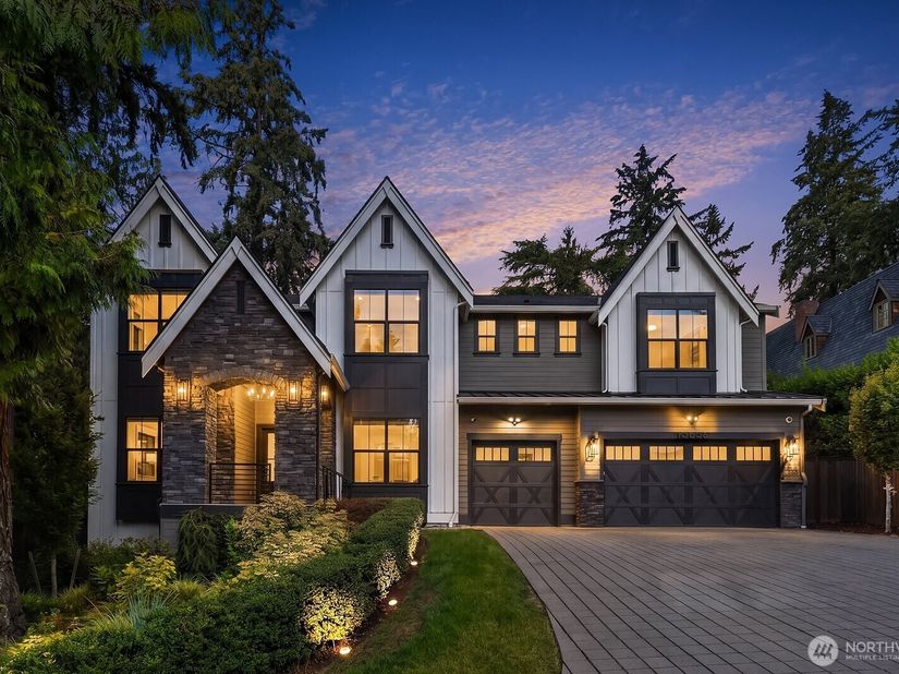 10668 SE 32nd Street, Bellevue WA 98004