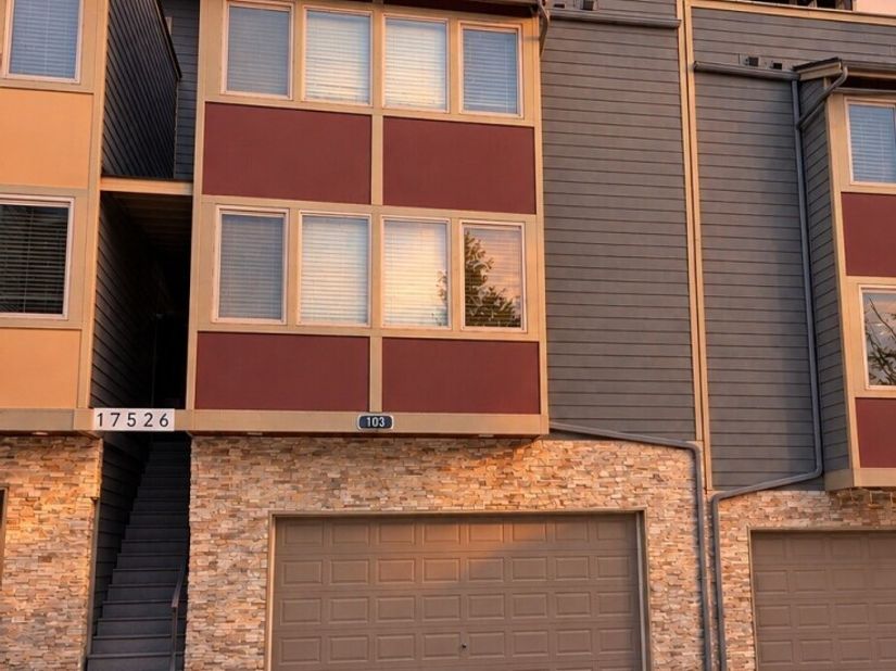 17526 83rd Place NE 103, Kenmore WA 98028