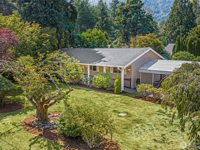 1245 6th Avenue SE, Issaquah WA 98027