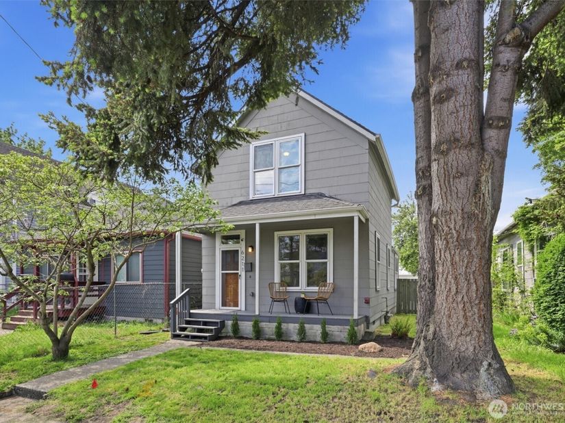 6211 Carleton Avenue S, Seattle WA 98108