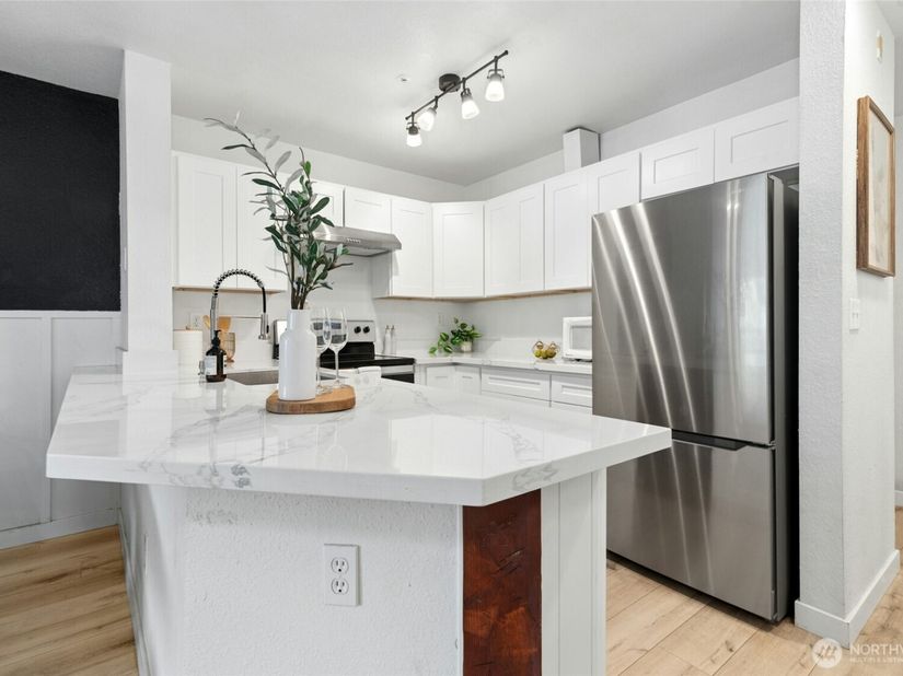 17300 91st Avenue NE B101, Bothell WA 98011