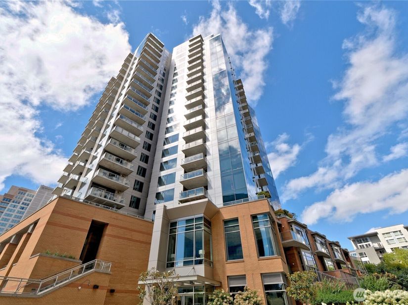 10610 NE 9th Place 605, Bellevue WA 98004