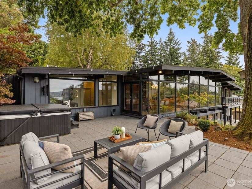 3515 72nd Avenue SE, Mercer Island WA 98040