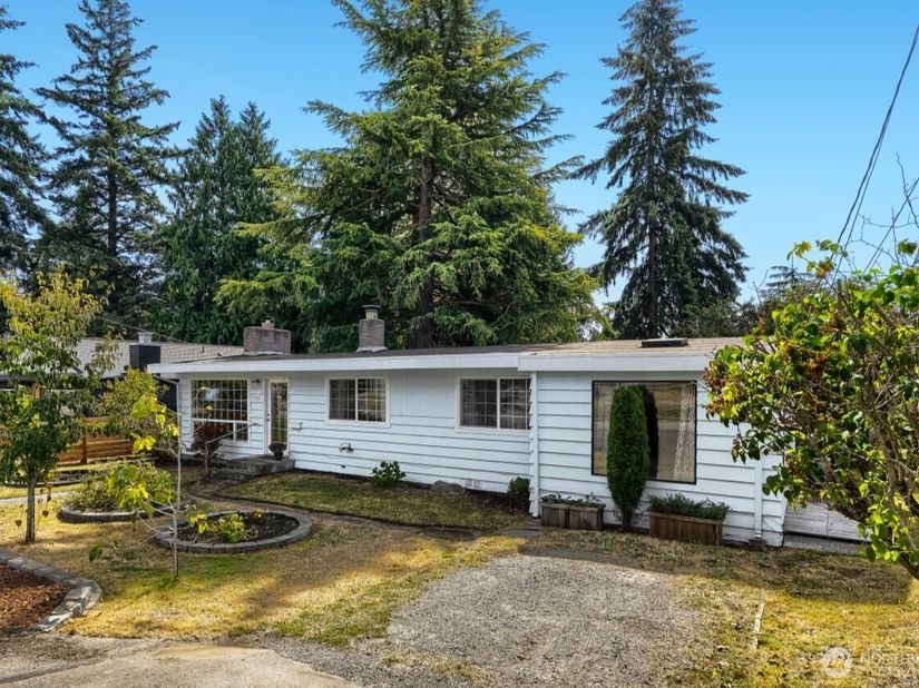 3707 SW 105th Street, Seattle WA 98146