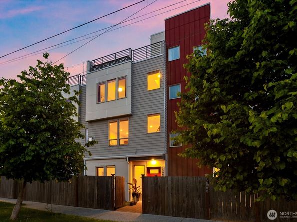 12002 Greenwood Avenue N, Seattle WA 98133