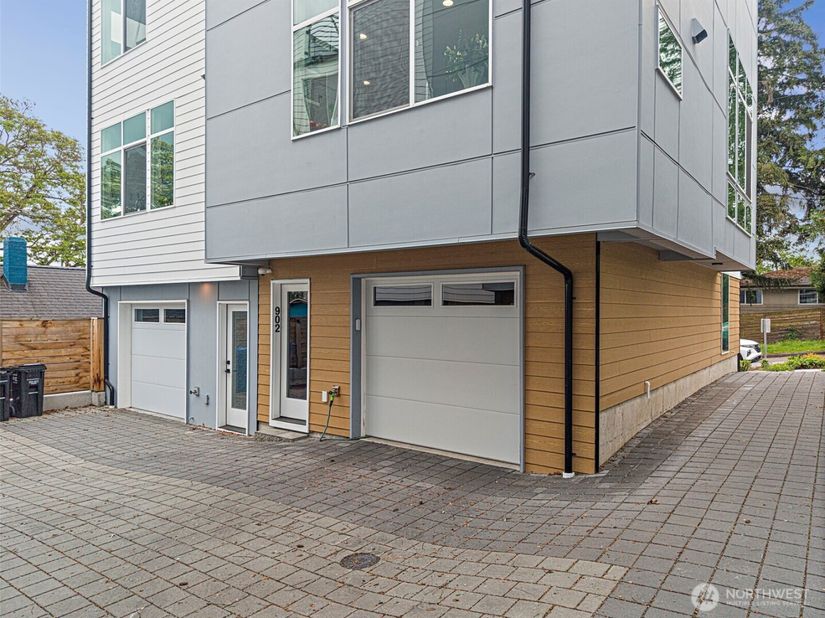 902 N 86th Street, Seattle WA 98103