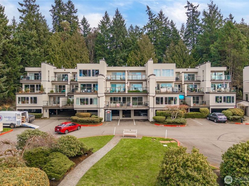 11122 NE 41st Drive 31, Kirkland WA 98033