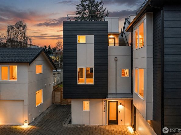 3216 47th Avenue SW, Seattle WA 98116