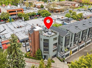 3215 W Lynn Street