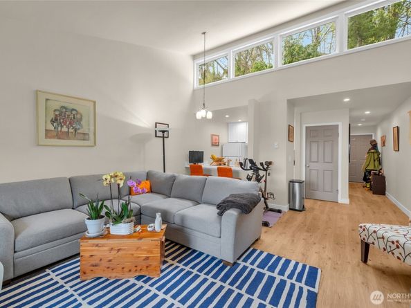 2949 76th Avenue SE 82B, Mercer Island WA 98040