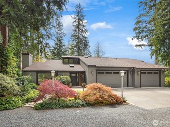 25137 SE Mirrormont Place