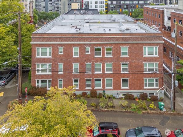 905 NE 43rd Street 107, Seattle WA 98105