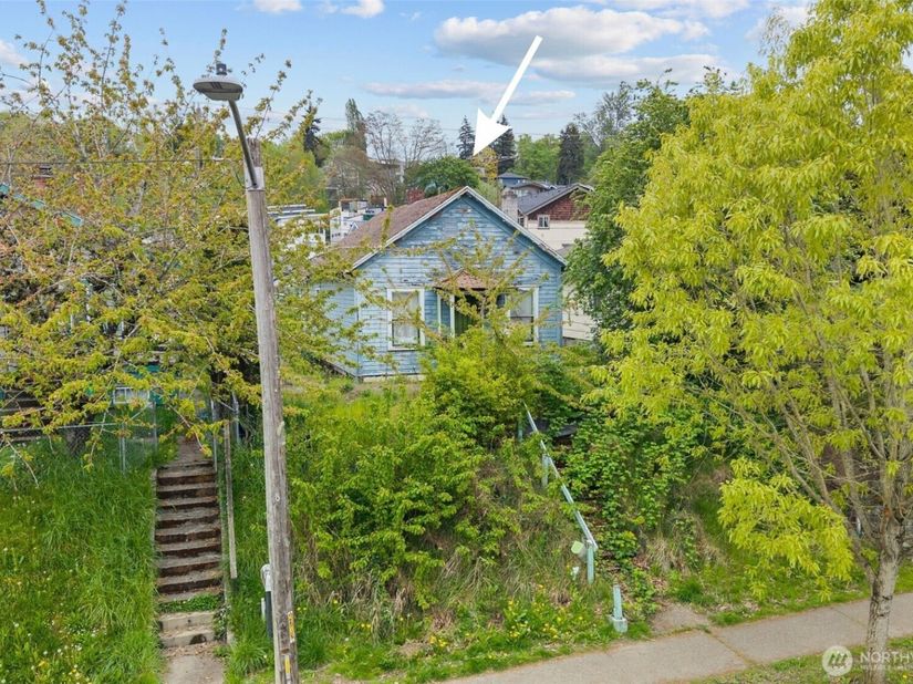 4724 25th Ave SW, Seattle WA 98106