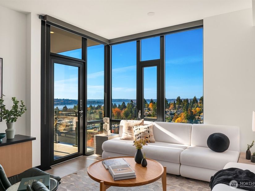 889 Avenue Square NE 603, Bellevue WA 98004