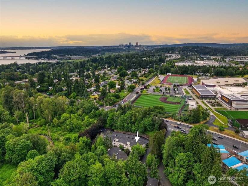 4515 125th Avenue SE B306, Bellevue WA 98006