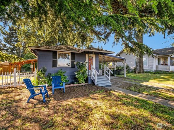 8427 30th Avenue SW, Seattle WA 98126