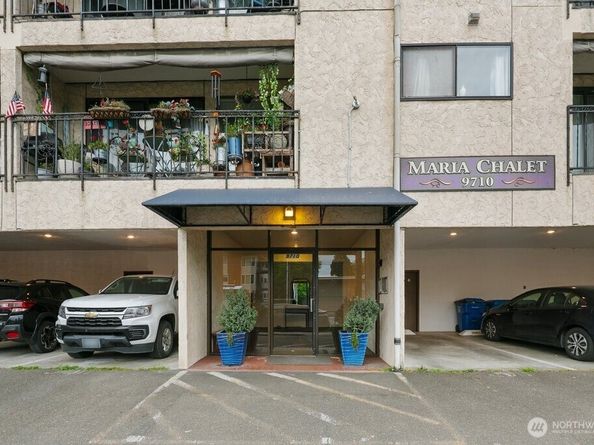 9710 Greenwood Avenue N 303, Seattle WA 98103