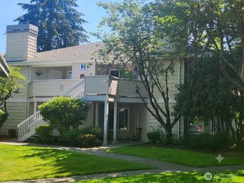 9210 Market Place