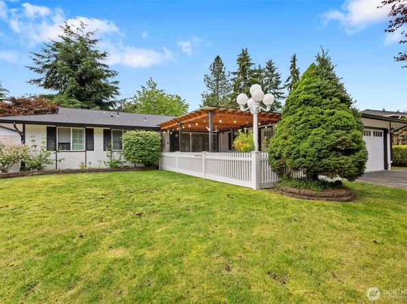 7624 141st Avenue NE, Redmond WA 98052