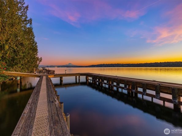 8001 West Mercer Street, Mercer Island WA 98040