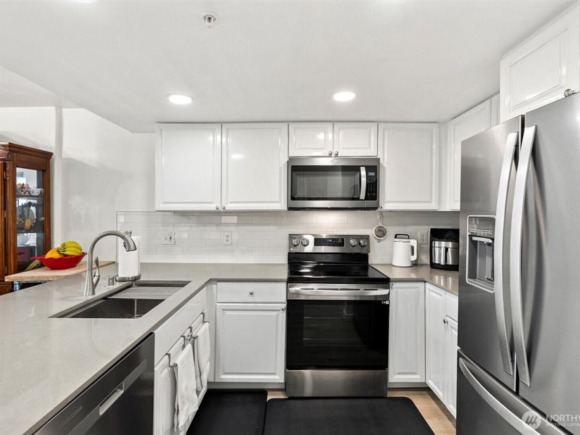 2805 NE 125th Street 304, Seattle WA 98125
