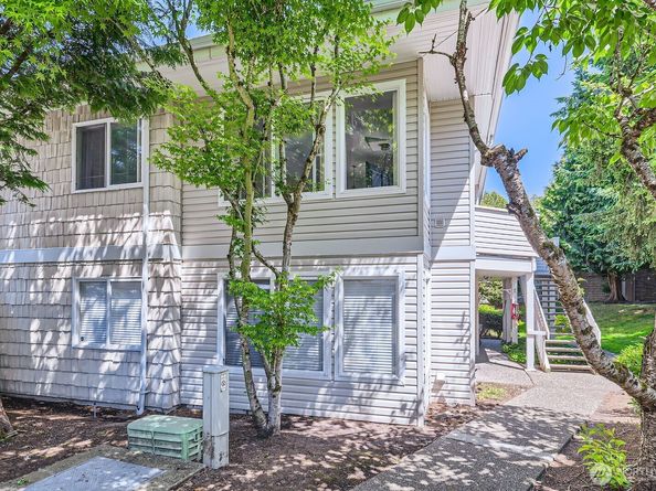 9210 Market Place F202, Lake Stevens WA 98258