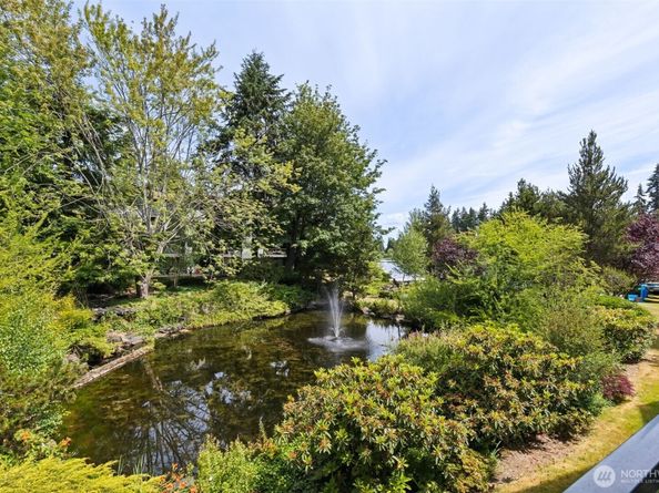 19414 Aurora Avenue N 203, Shoreline WA 98133