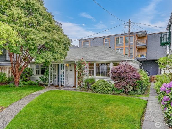 7868 Green Lake Drive N Unit 9, Seattle WA 98103