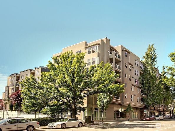 4343 Roosevelt Way NE 401, Seattle WA 98105